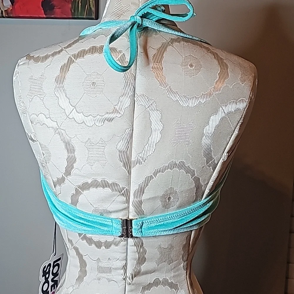 Bikini - Picture 5 of 9
